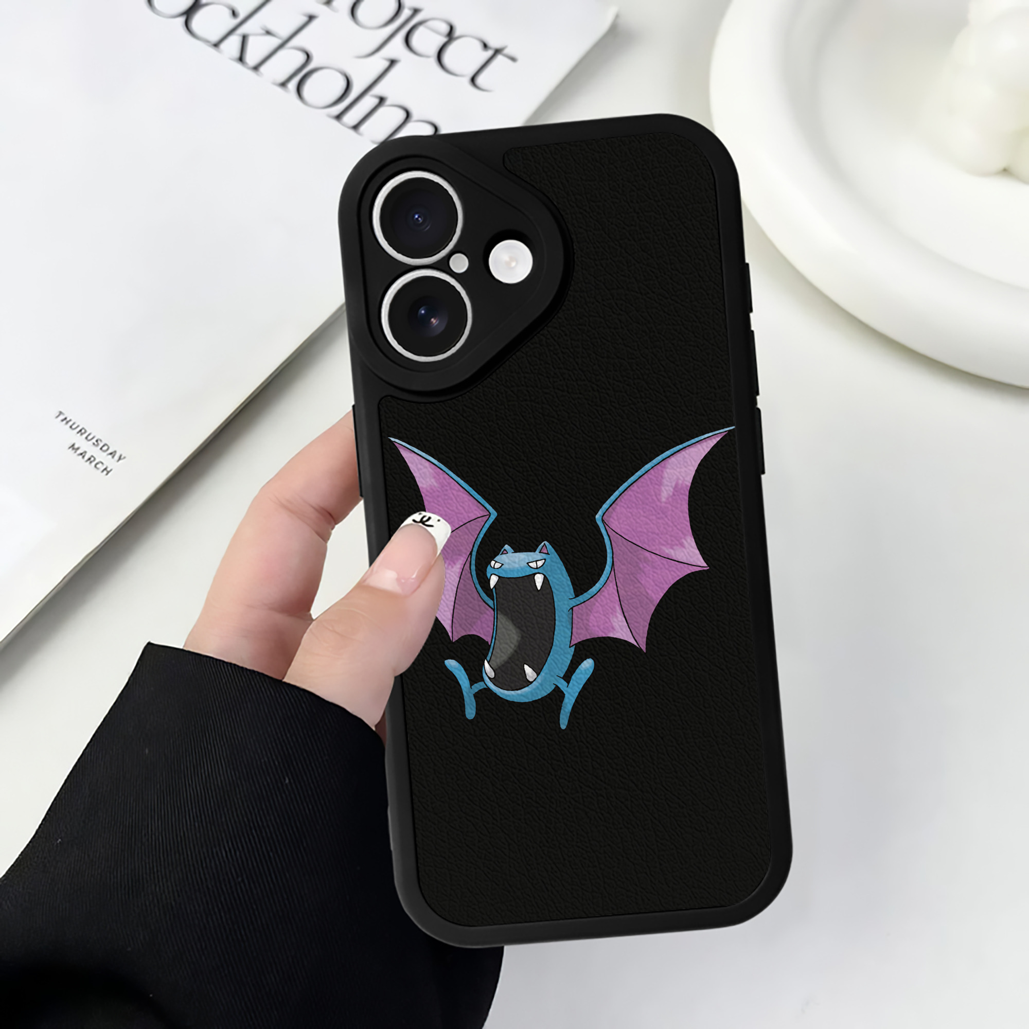 （画像用） ポケットモンスター Pokémon 【iPhone 16シリーズ対応】シリコンスマホケース（レザー調） 材質：シリコン